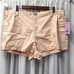 Wild Fable beige cargo shorts.